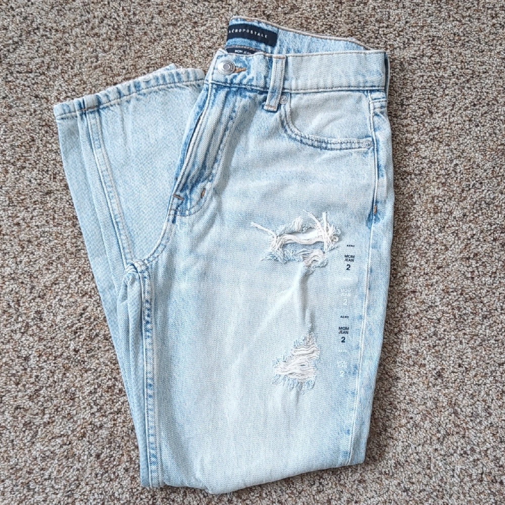 Aeropostale Mom Distressed Jeans. Size 2 Never Been Worn